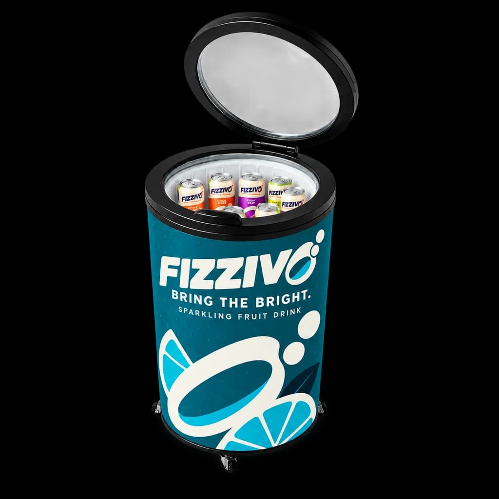 MARKOOL 005 can-shaped cooler with a full glass lid and FIZZIVO demonstration graphics around its solid body